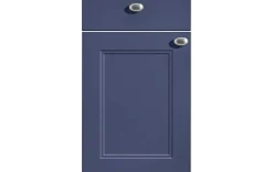 Klassische Inselküche