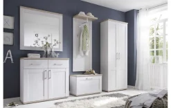 Moderne Landhaus-Garderobe