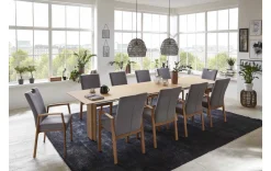 Moderner Armlehnenstuhl mit Griff