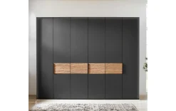 Moderner Drehtürenschrank