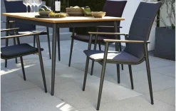 Moderner Gartenstuhl