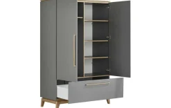 Moderner Kleiderschrank