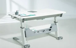 Moderner Schreibtisch