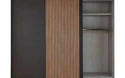 Moderner Schwebetürschrank