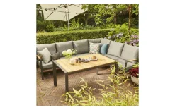 Moderner Terassentisch