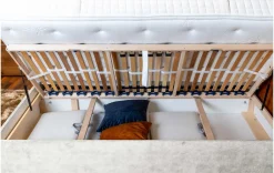 Modernes Polsterbett