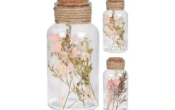 Trockenblumen in Flasche